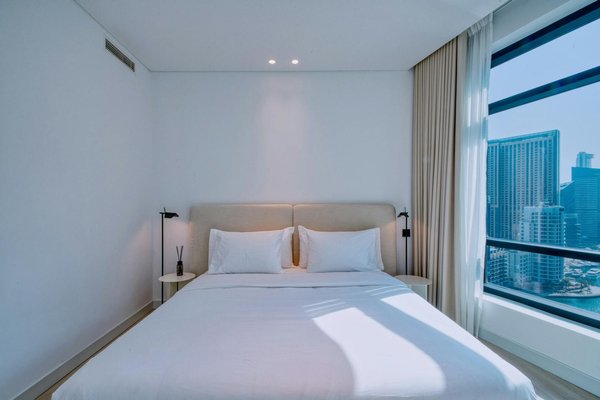 Discover the ultimate uk cruise: exclusive guided tours of majestic victorian mansions